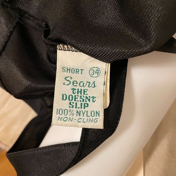 60s Vintage Sears Black Nylon Slip with Unusual Lace Hem & Bow Detail Size 34 - Picture 6 of 7
